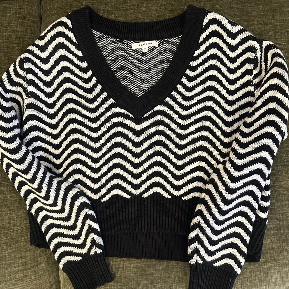 PacSun optical wavy cropped sweater xs